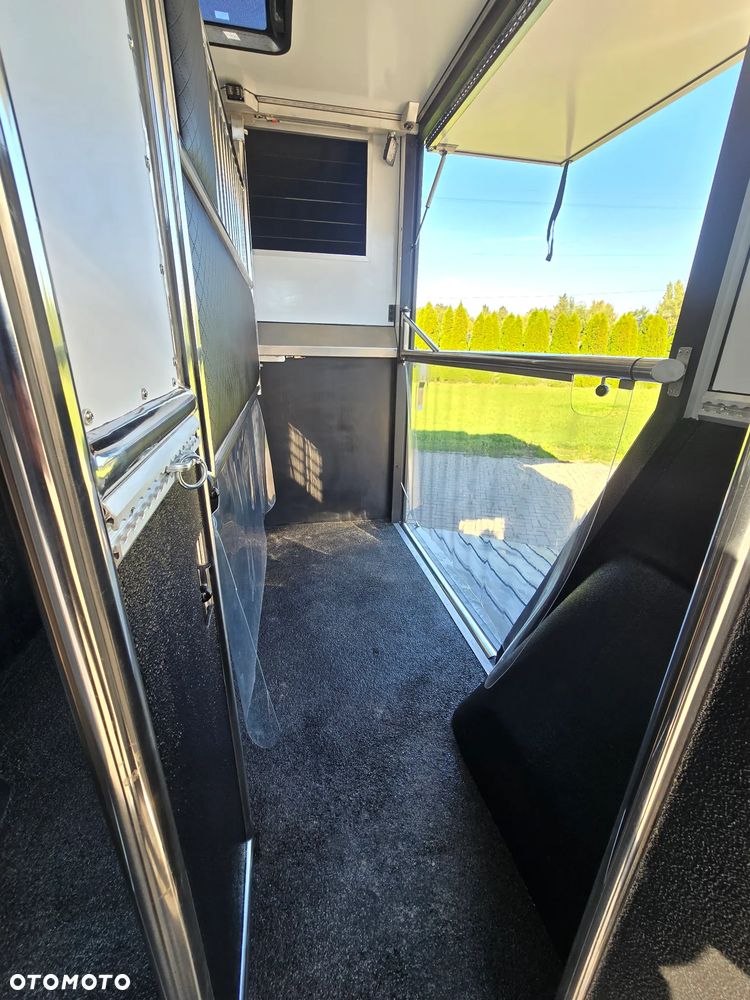 Renault Master-Koniowóz - 24