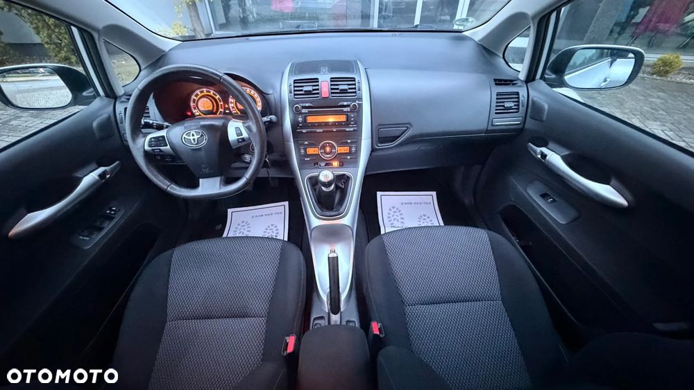 Toyota Auris 1.6 Prestige - 5