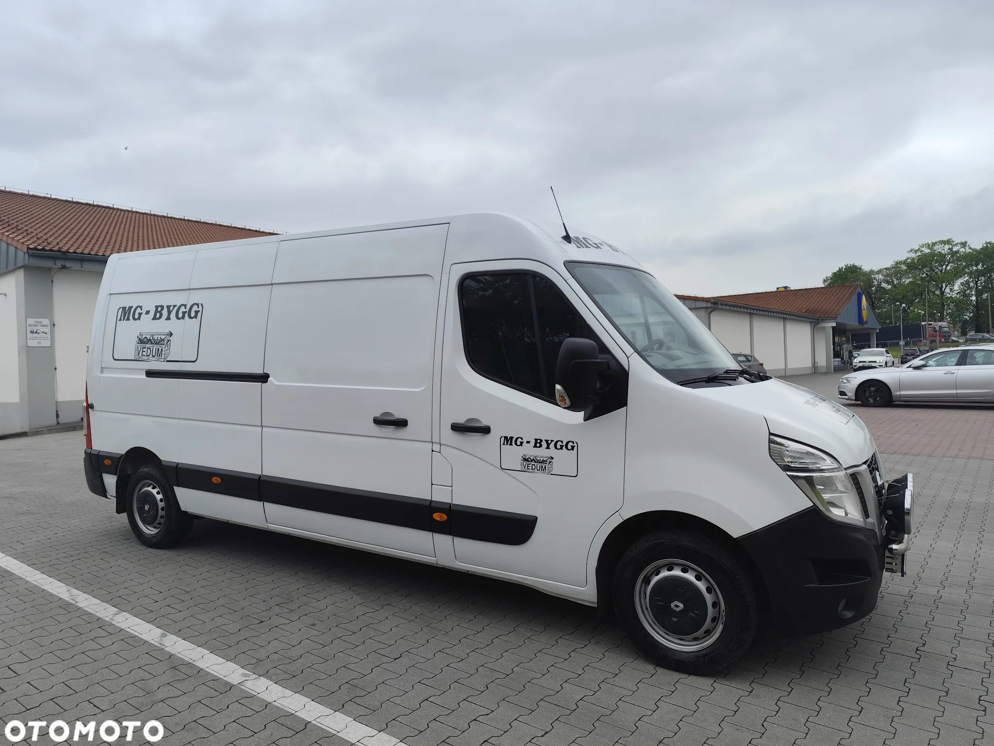 Nissan nv400 - 3