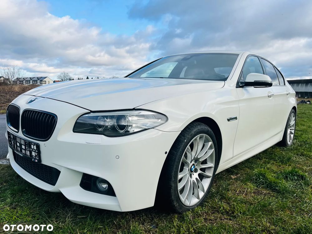 BMW Seria 5 550i xDrive - 12