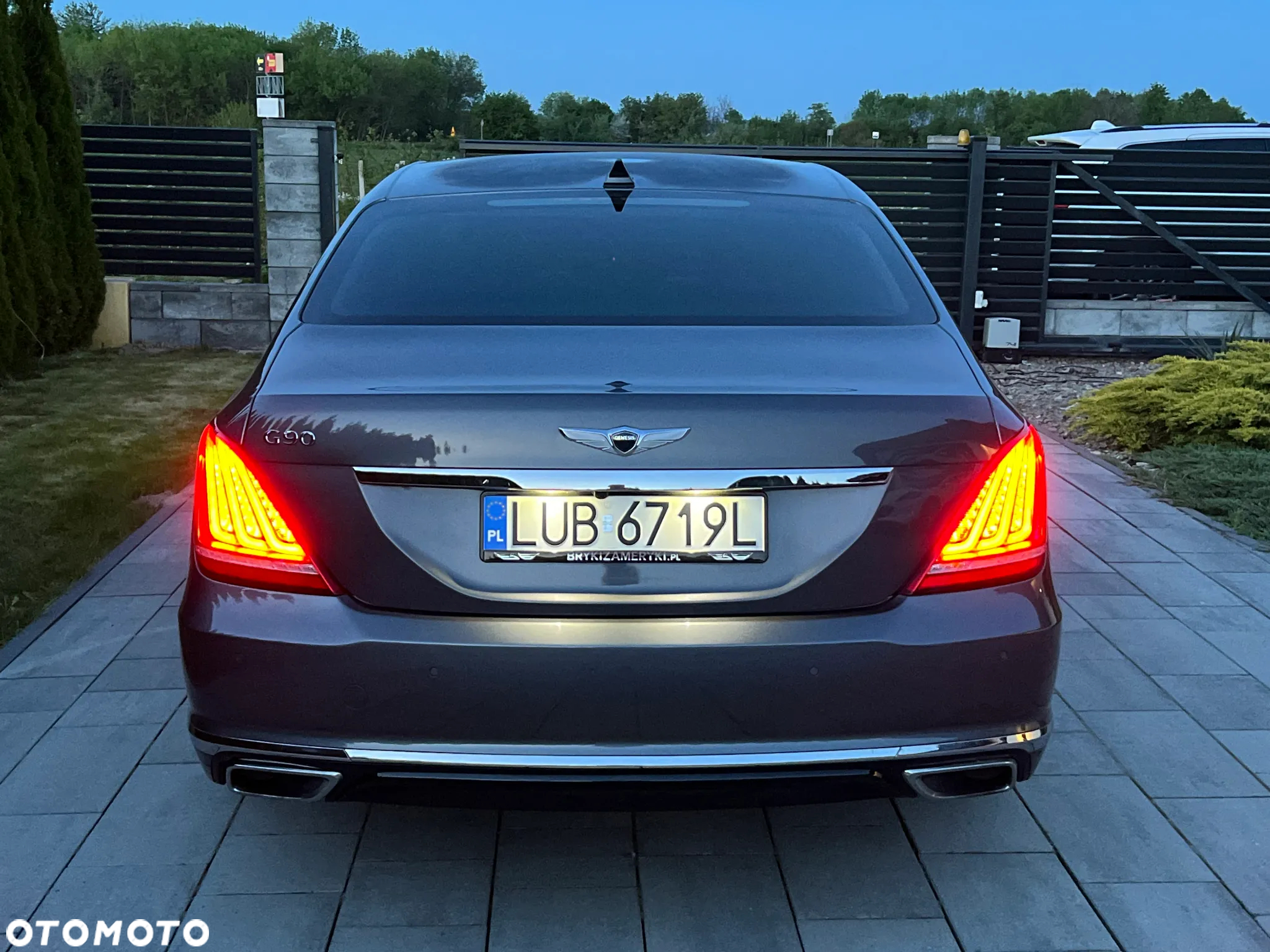 Genesis G90 - 26