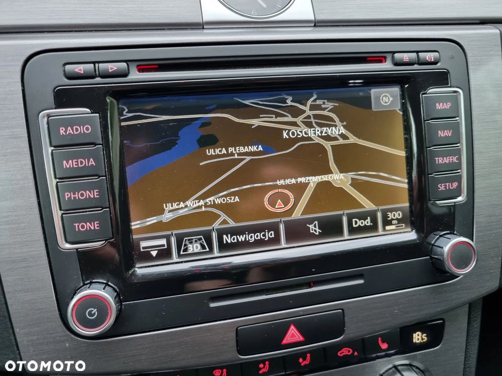 Volkswagen Passat 1.8 TSI Comfortline - 17