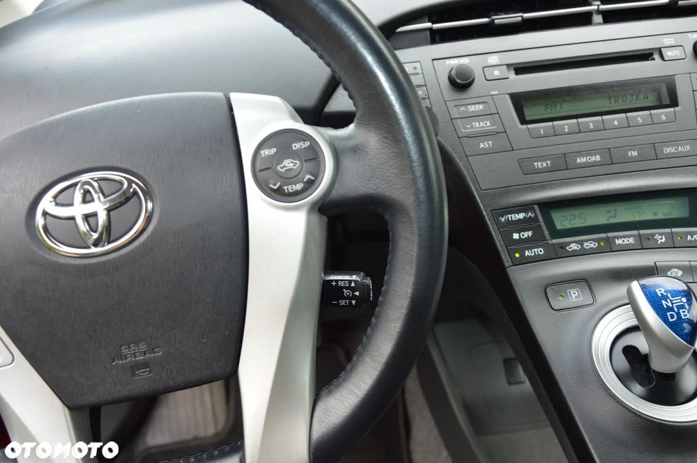 Toyota Prius (Hybrid) Life - 20