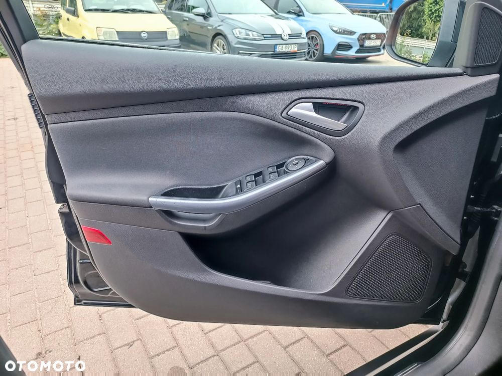 Ford Focus 1.6 EcoBoost Titanium - 25