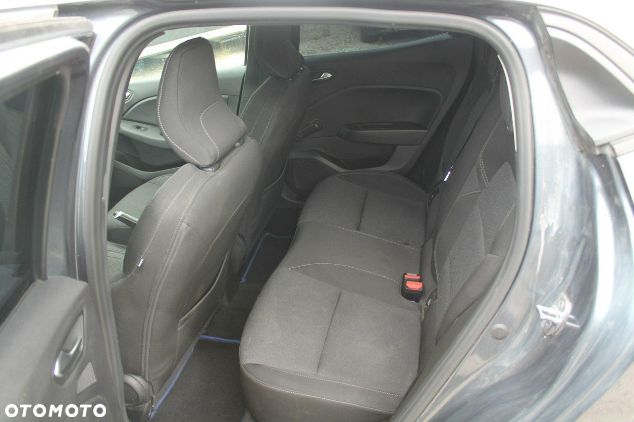 Renault Clio - 10