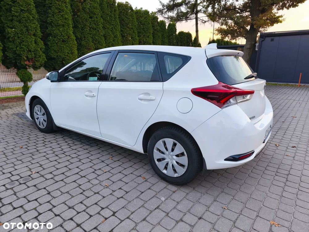 Toyota Auris 2018 photo 4