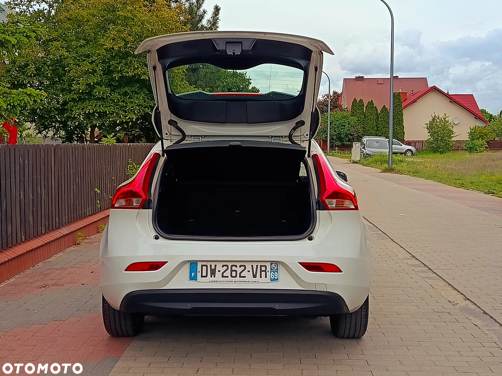 Volvo V40 D2 Momentum - 4
