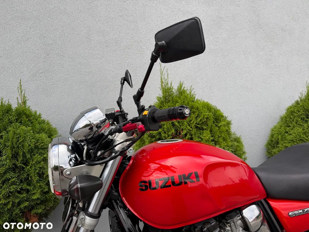 Suzuki GSX - 38