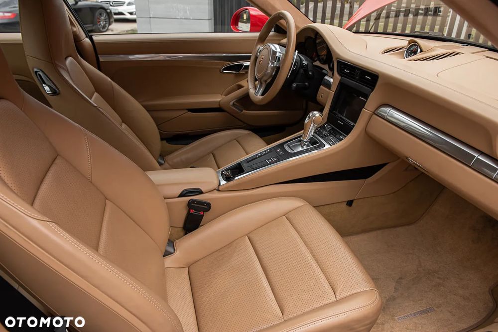 Porsche 911 Carrera PDK - 25