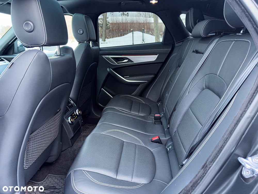 Jaguar F-Pace P400 AWD R-Dynamic S - 32