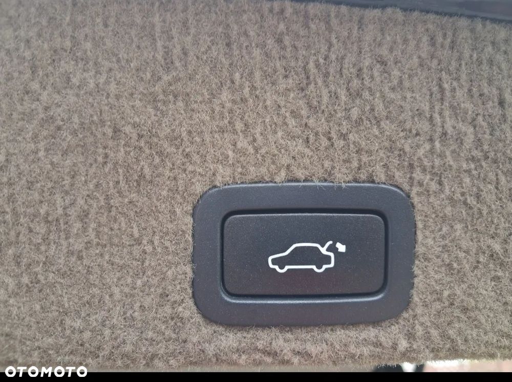 Volvo XC 60 2.4D AWD Momentum - 8