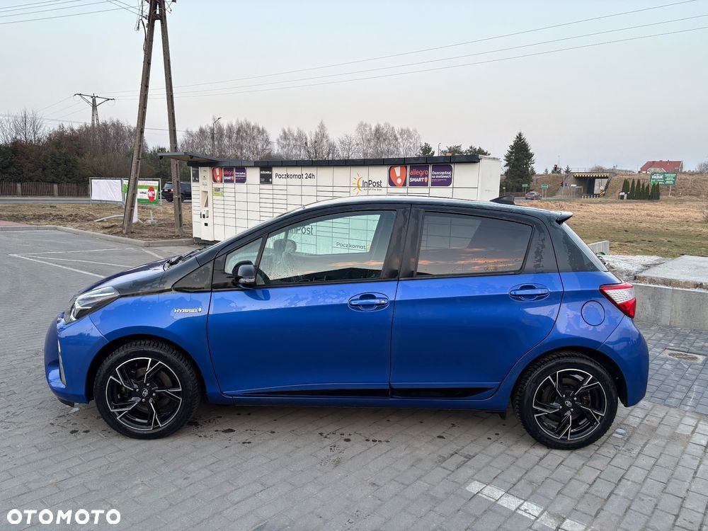 Toyota Yaris Hybrid 100 Selection Passion - 4