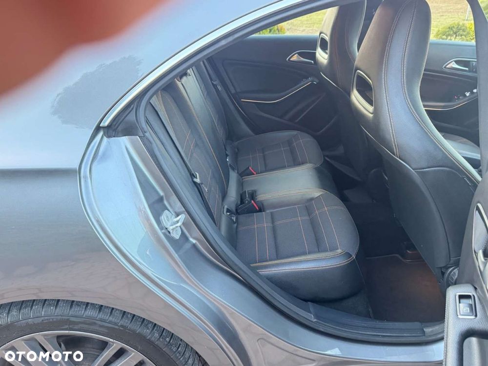 Mercedes-Benz CLA 200 7G-DCT Orange Art Edition - 9