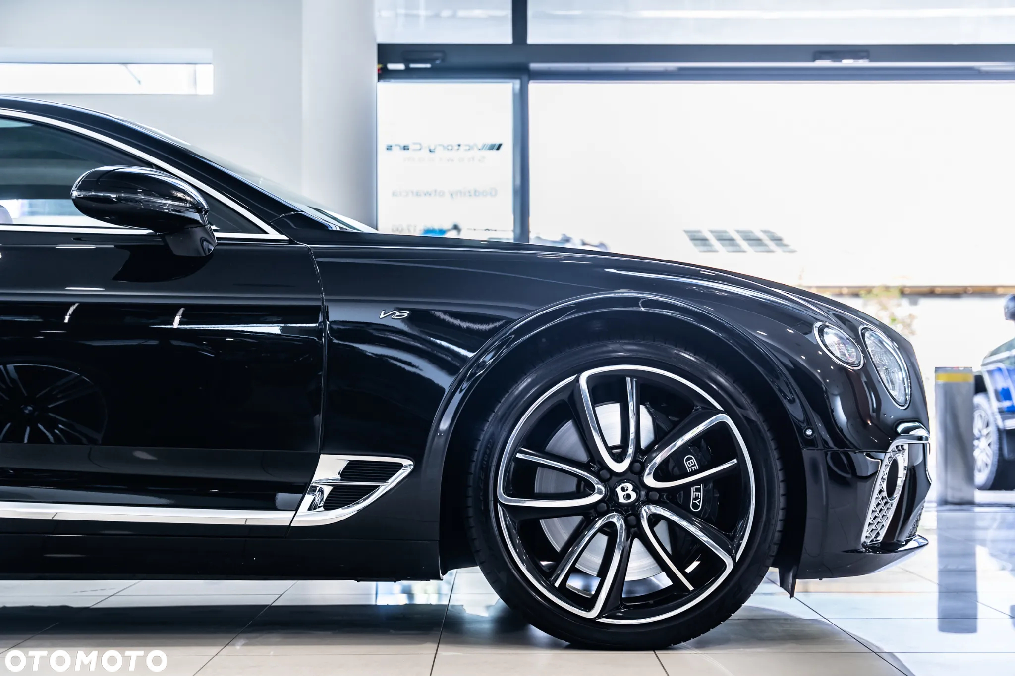 Bentley Continental GT New V8 - 11