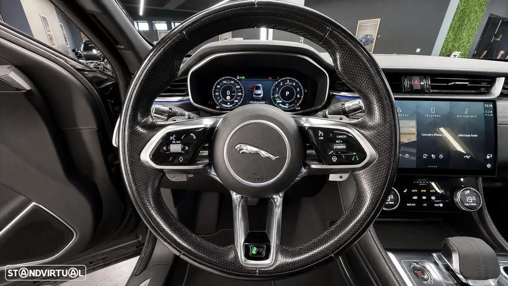 Jaguar F-Pace 2.0 P400e AWD R-Dynamic Black - 35