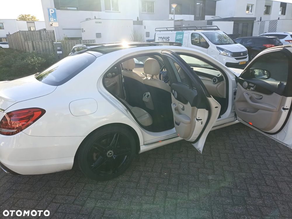 Mercedes-Benz Klasa C 300 7G-TRONIC - 15