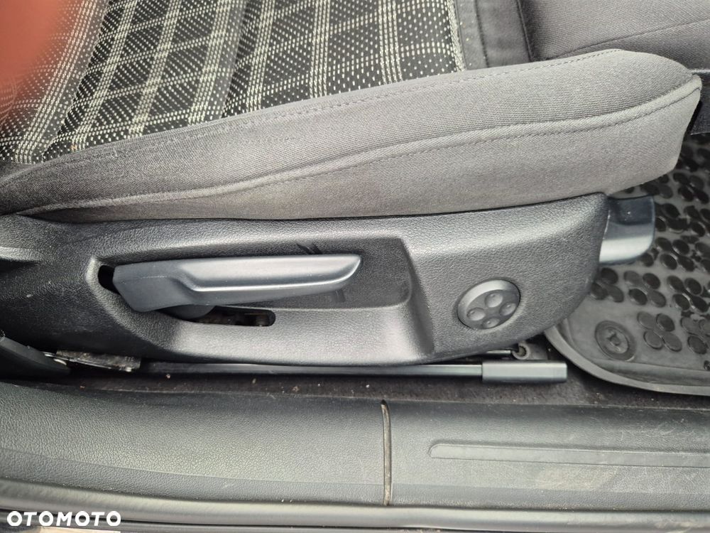 Audi A4 Avant 2.0 TDI DPF multitronic S line Sportpaket - 31