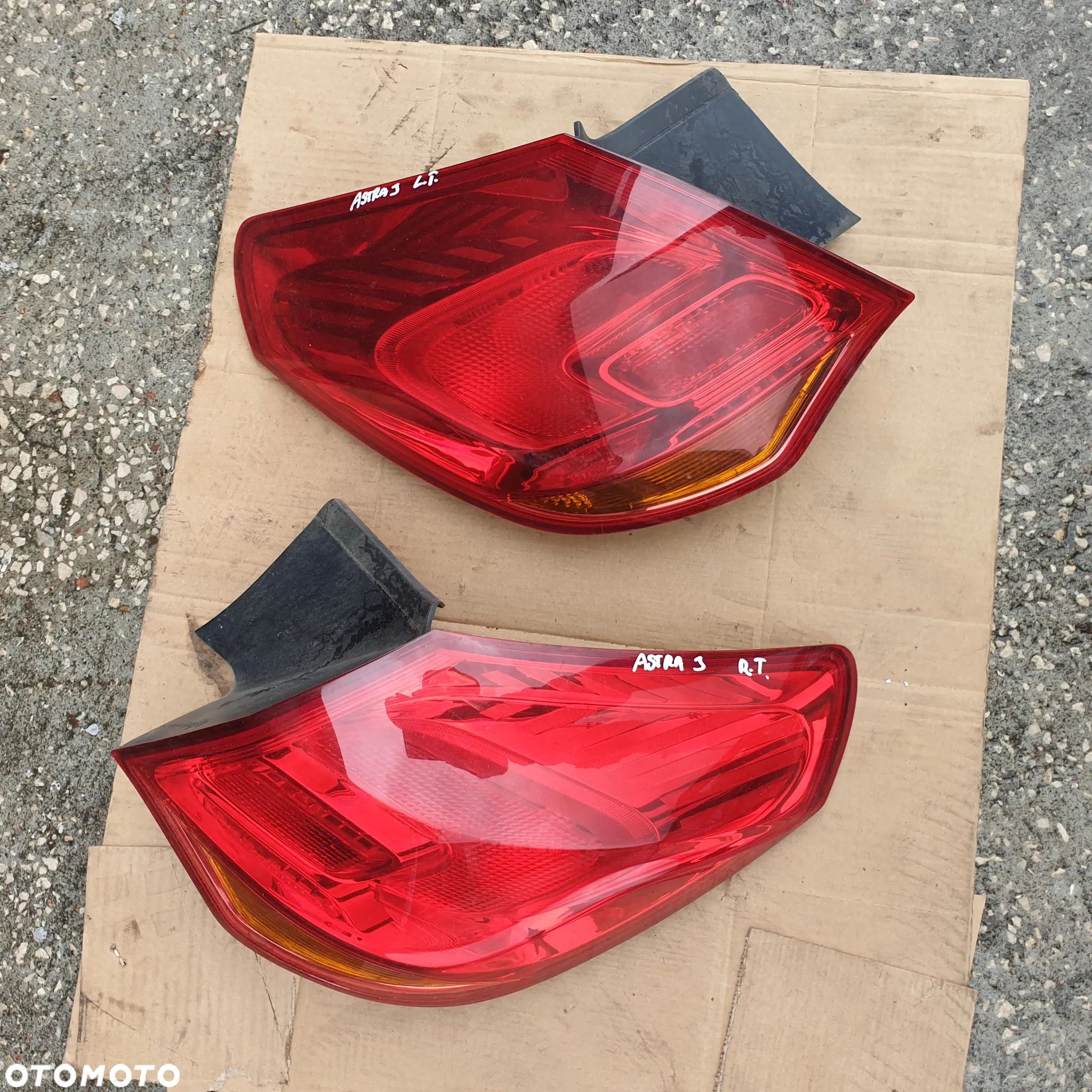 OPEL ASTRA IV 4 J LIFT HB LAMPA LEWA TYL - 1