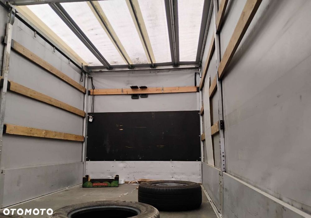 Volkswagen CRAFTER - 13