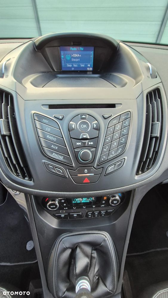 Ford Kuga 2.0 TDCi 2x4 Titanium - 20