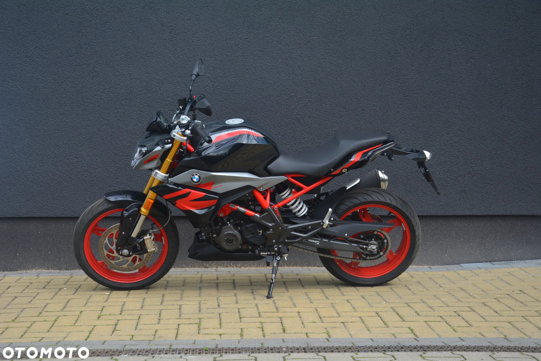 BMW G - 7