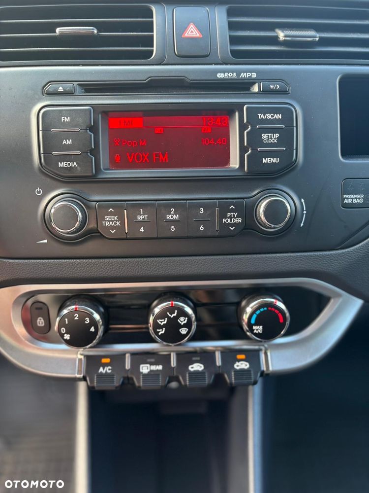Kia Rio 1.2 L - 10