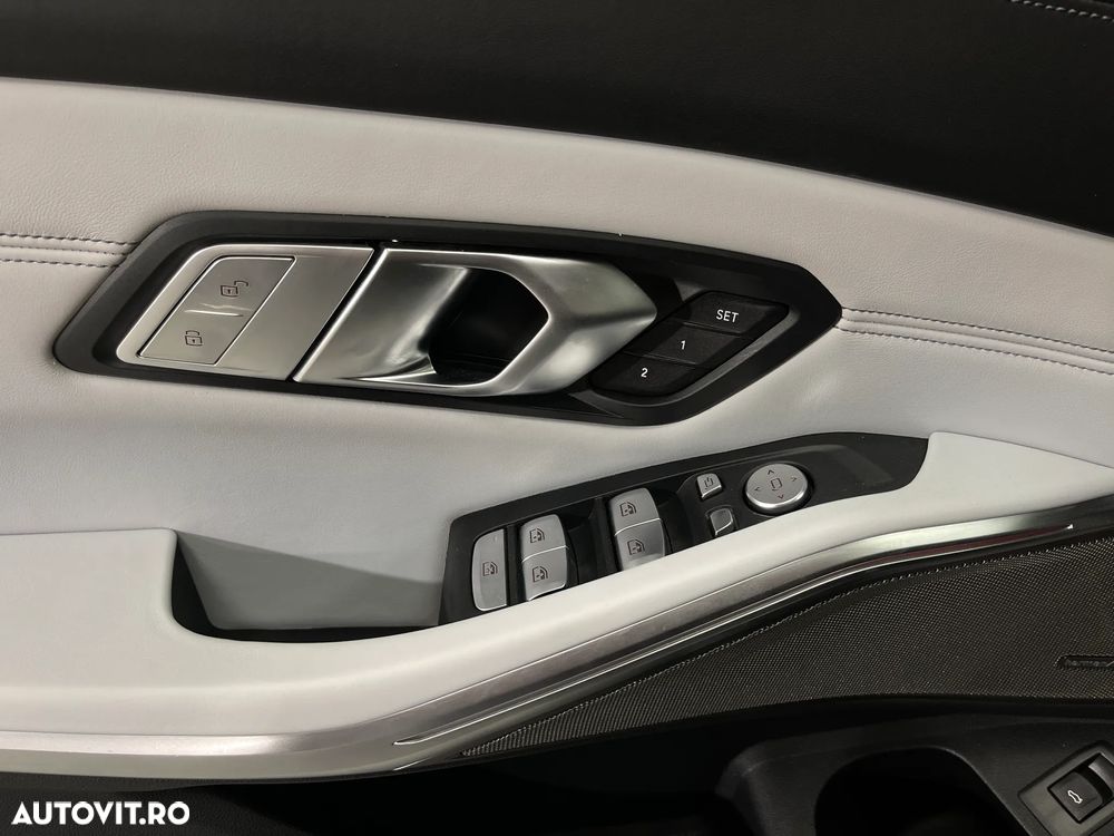BMW M3 Competition xDrive AT - 34