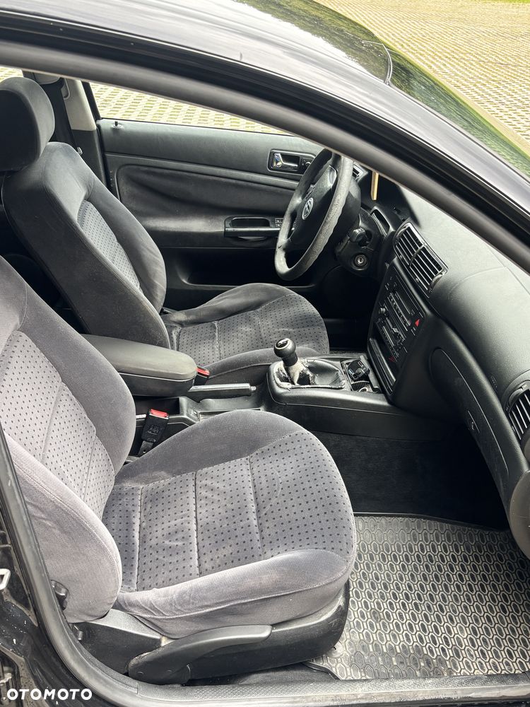 Volkswagen Passat - 5