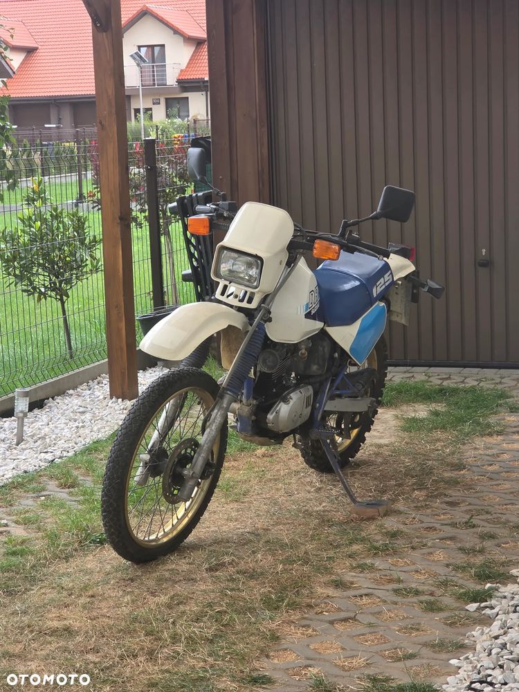 Suzuki DR - 12
