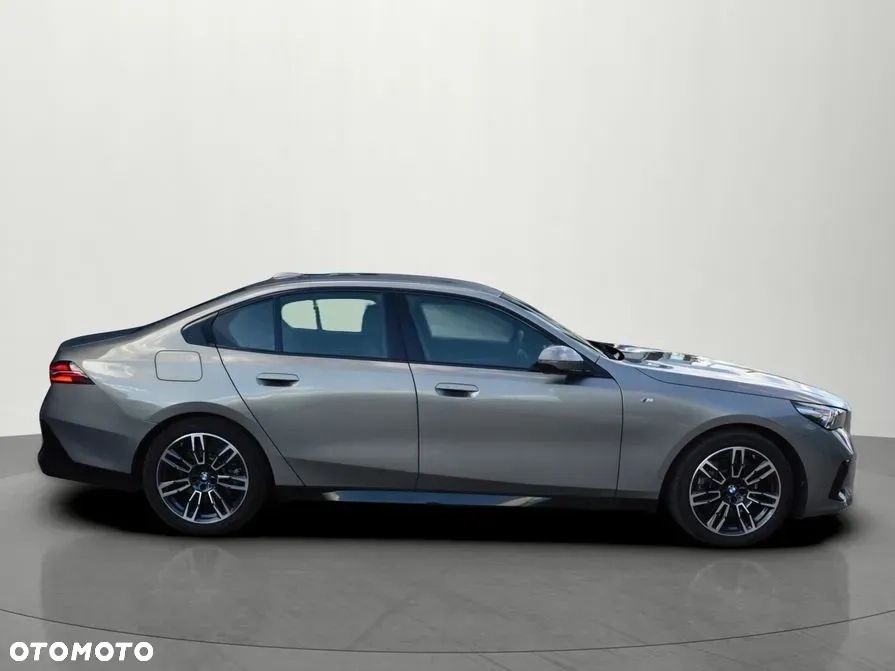 BMW Seria 5 520d xDrive - 17