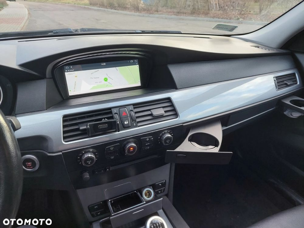 BMW i5 - 6