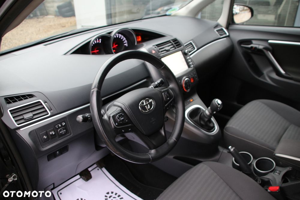 Toyota Verso 1.8 Sol plus NAVI 7os - 21