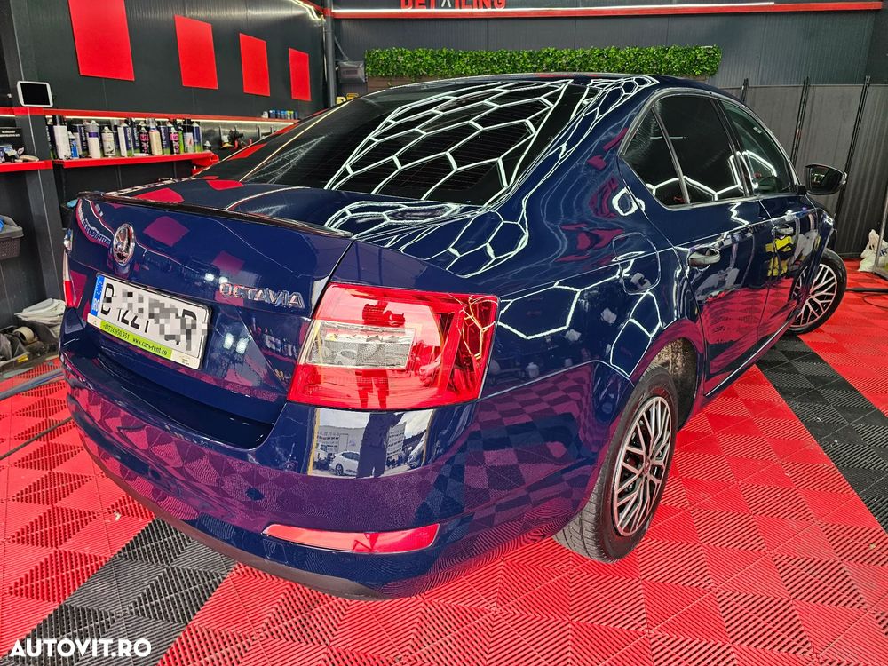 Skoda Octavia 1.6 TDI Active - 1