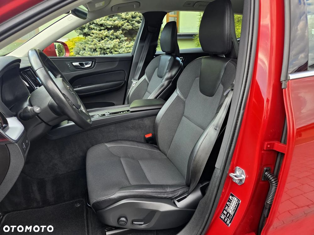 Volvo XC 60 D4 Momentum Pro - 19