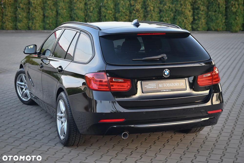 BMW Seria 3 318d Sport Line - 12