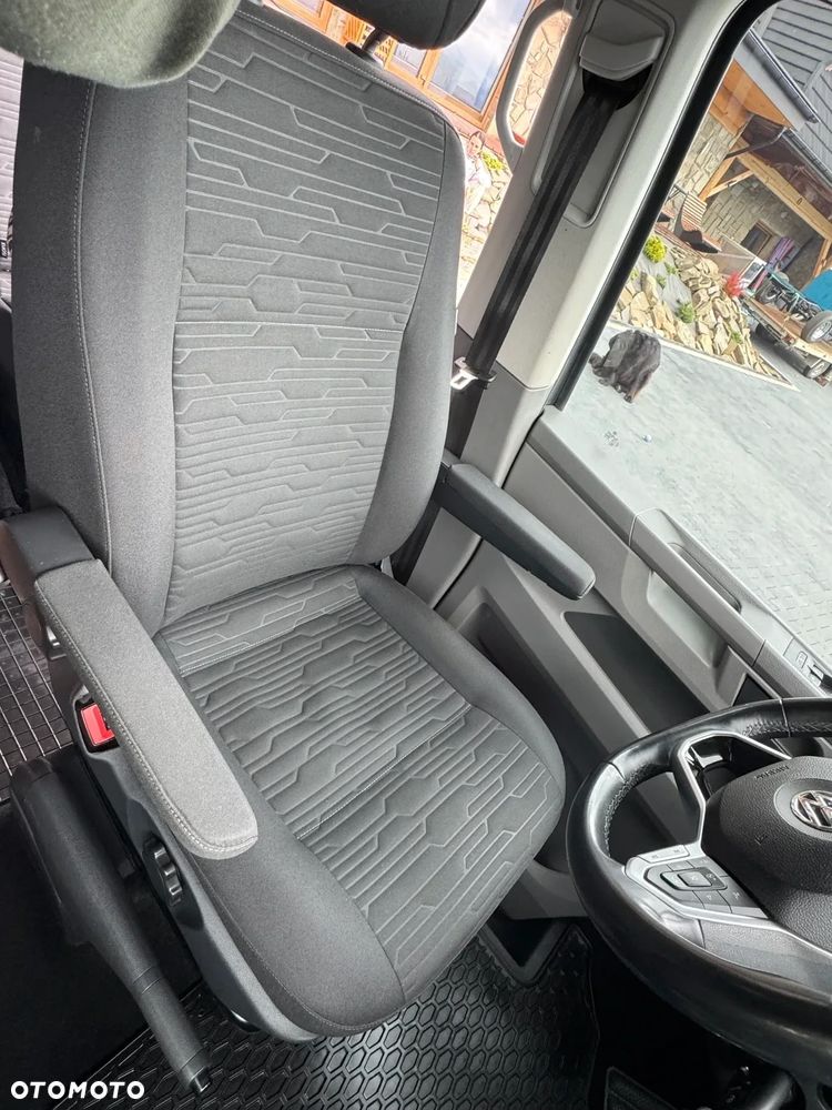 Volkswagen Caravelle - 9