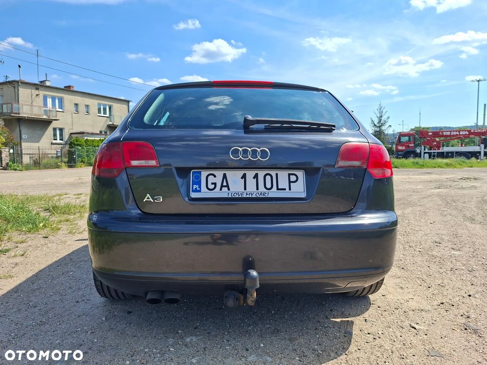 Audi A3 Sportback 2.0 TDI DPF Ambiente - 4