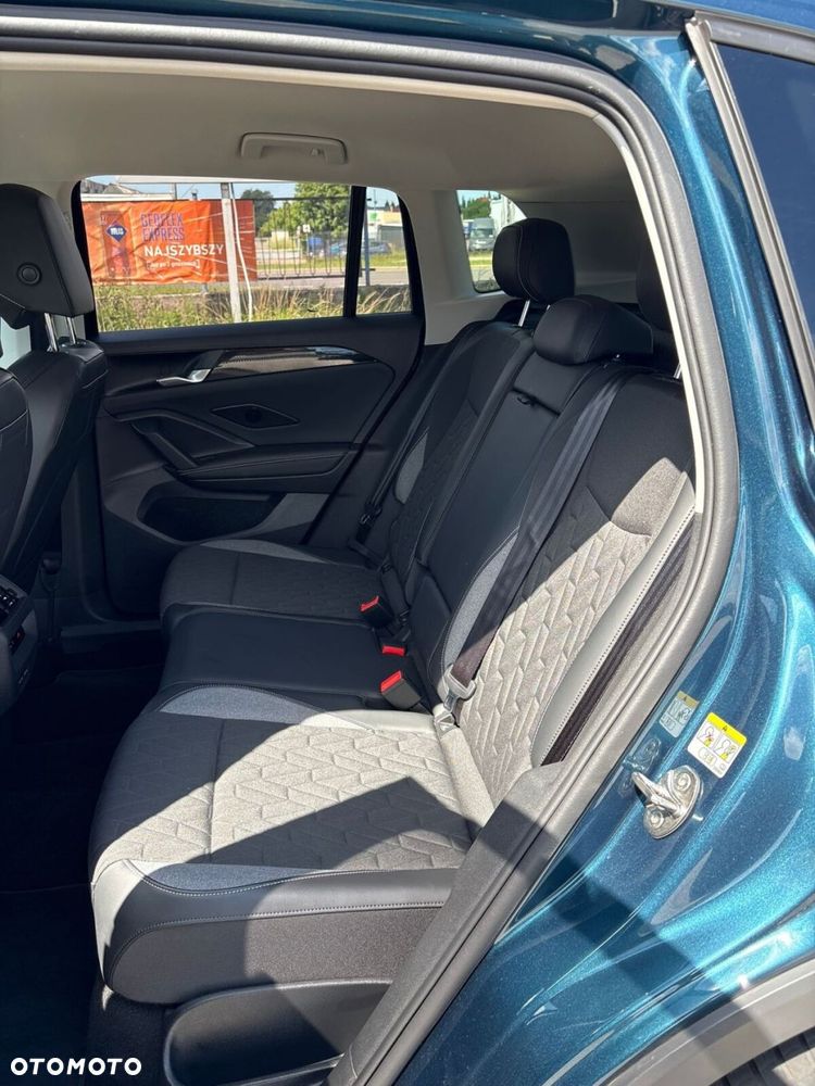 Volkswagen Tiguan - 33