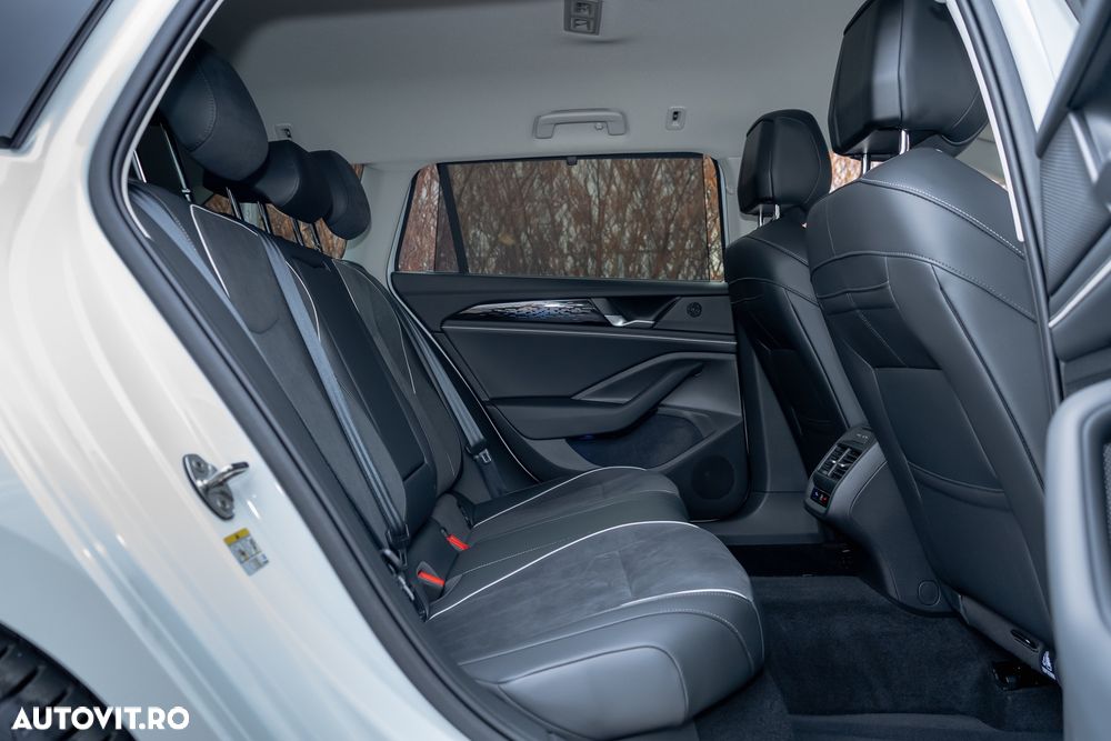 Volkswagen Passat 2.0 TDI SCR DSG Elegance - 17
