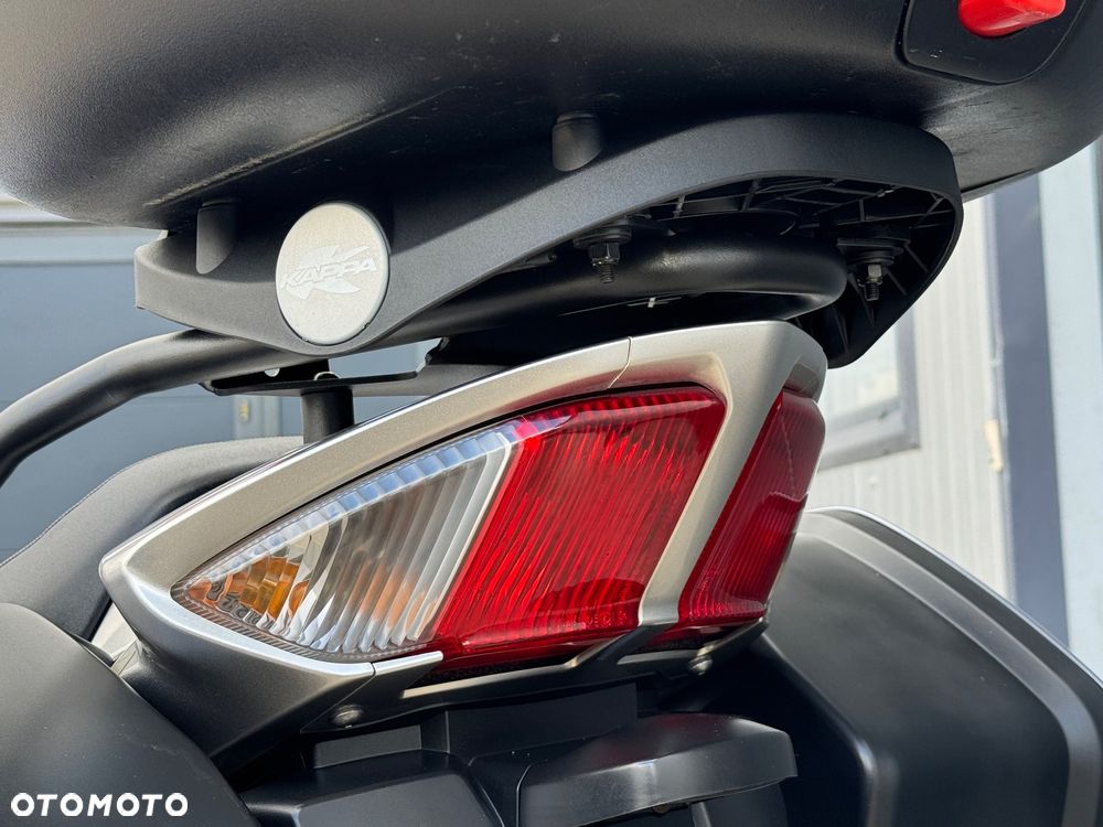 Yamaha FJR - 27