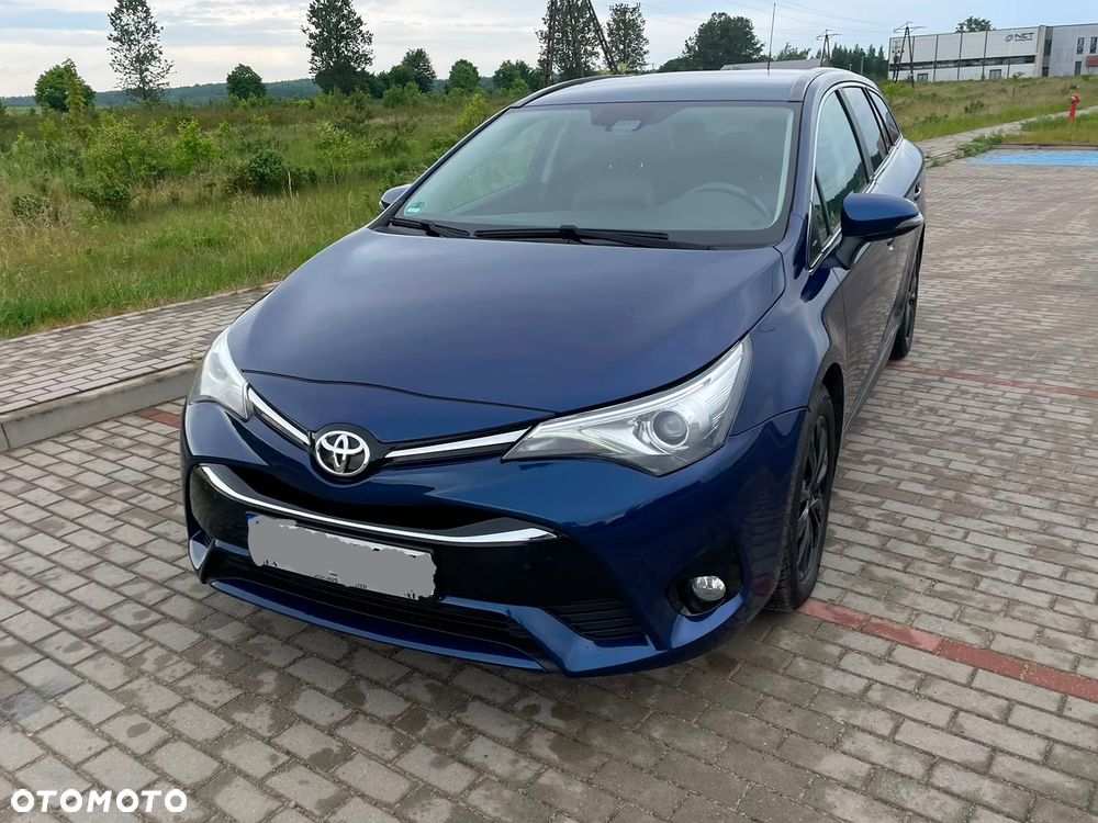 Toyota Avensis - 1