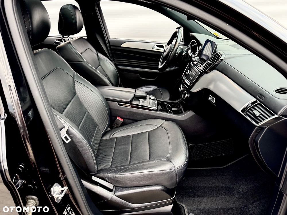 Mercedes-Benz GLE 400 4Matic 9G-TRONIC AMG Line - 29