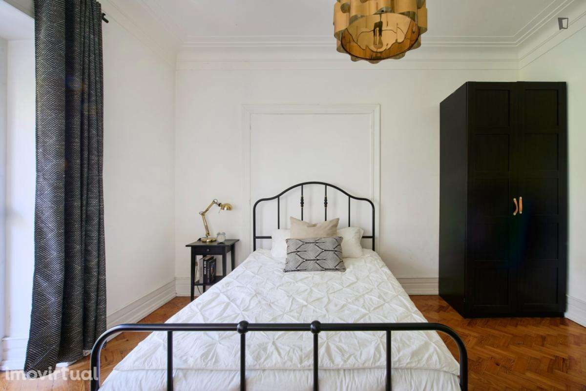 Quarto - localizado em Marquês de Pombal Lisbon - Grande imagem: 4/16