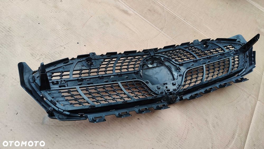 Grill Atrapa Mercedes CLA A118 Kamera PDC - 5