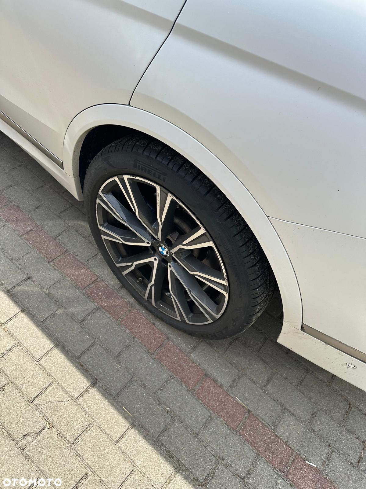 BMW X7 M50d sport - 9