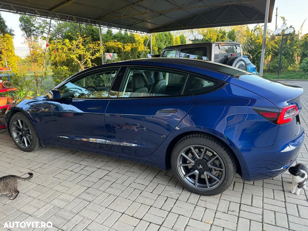 Tesla Model 3 AWD Long Range - 1