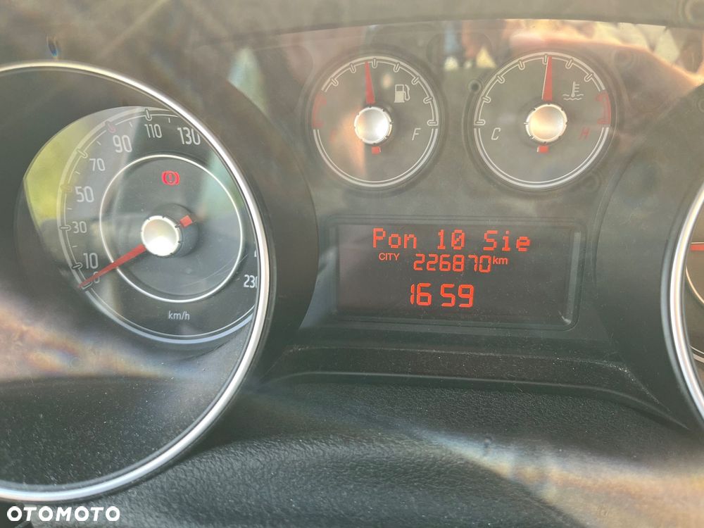 Fiat Punto 1.4 Easy S&S - 12