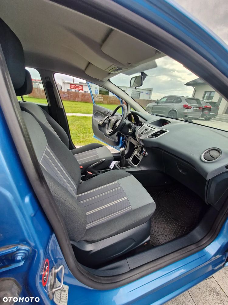 Ford Fiesta - 12
