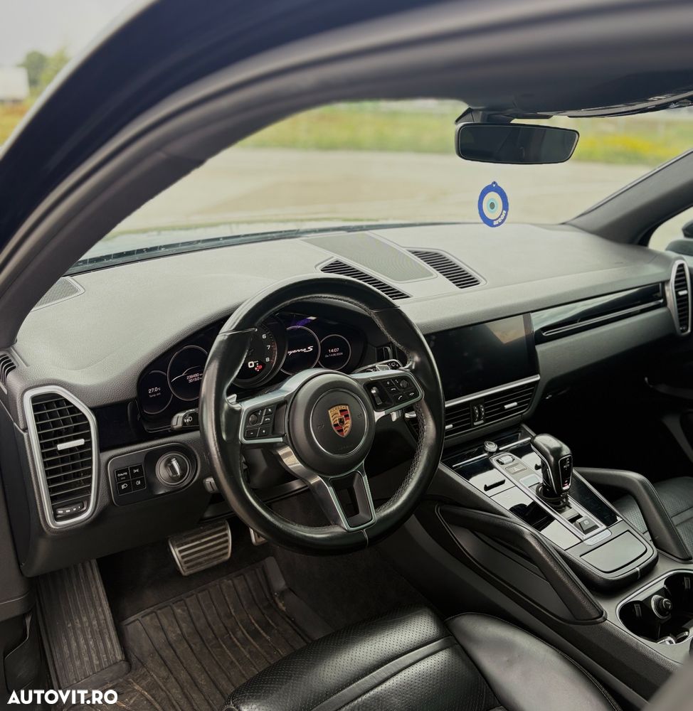Porsche Cayenne - 9