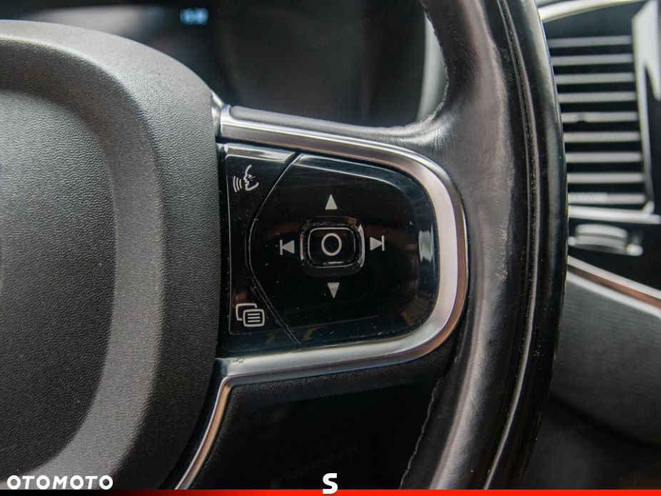 Volvo XC 90 - 21
